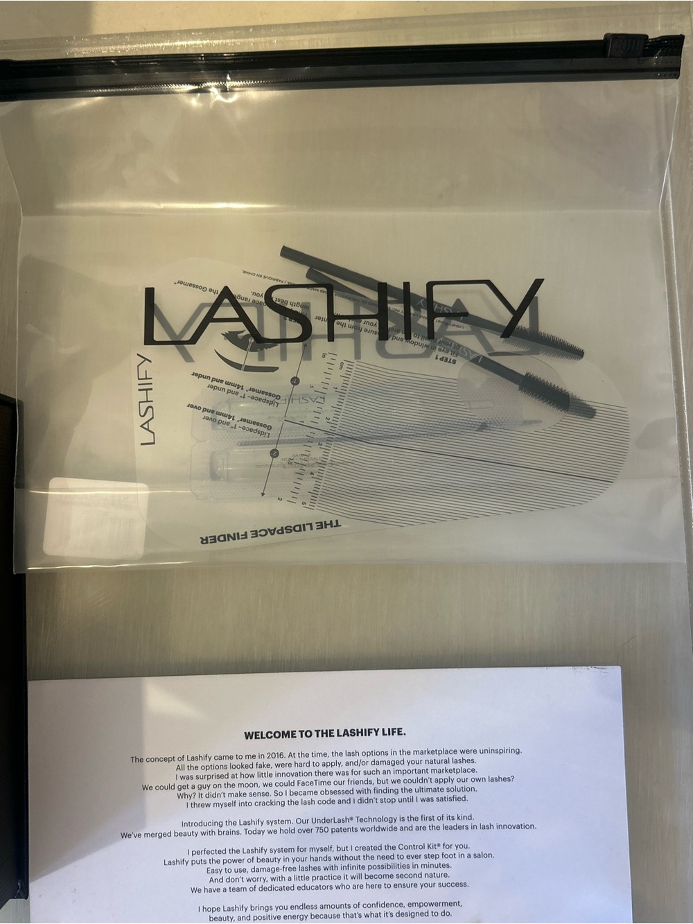 LASHIFY The Control Kit - Picture 3 of 4